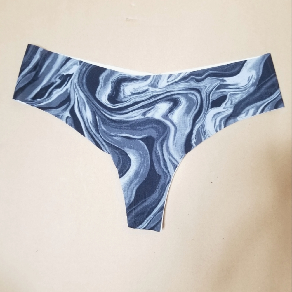 seamless thong